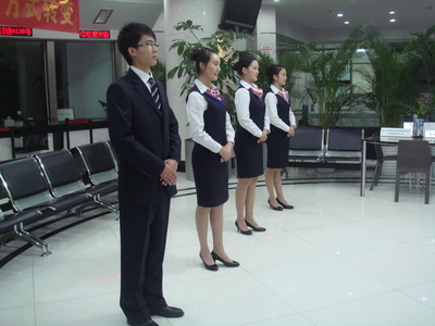 嘉弘傳媒 全方位專業(yè)服務，打造卓越禮儀模特演藝體驗